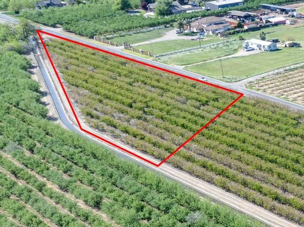 13590 Sycamore Ave, Patterson, CA 95363