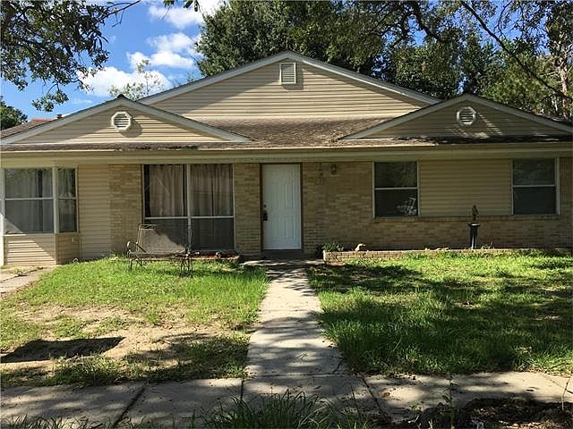 1st image of 2416 Riverbend Dr