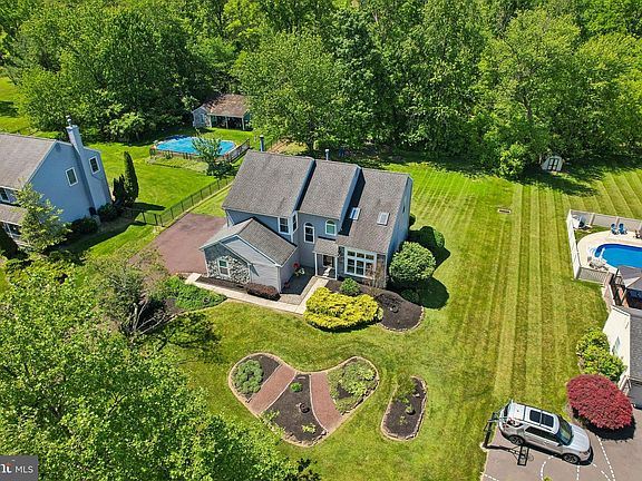 2nd image of 30 Andrew Ln