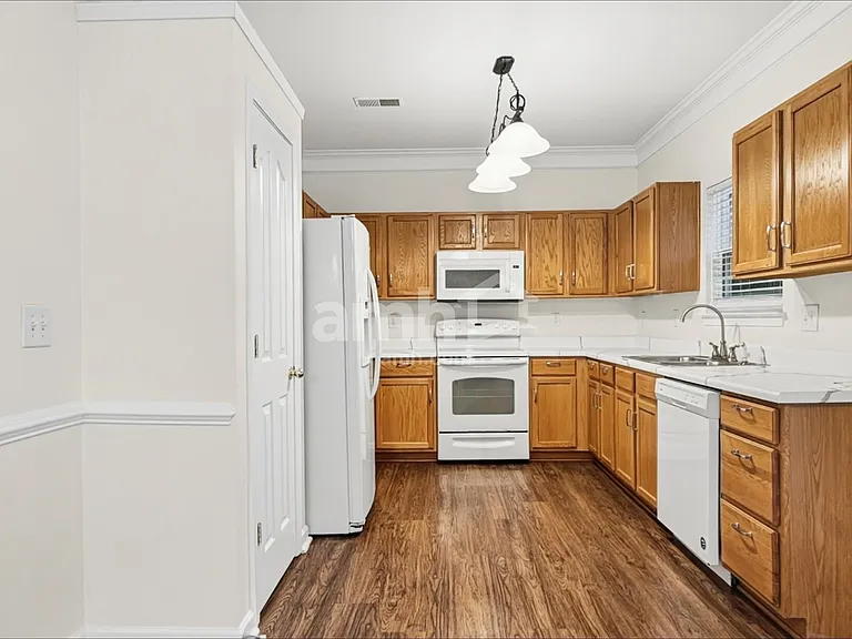 3801 Wingdale Ct — Photo 3
