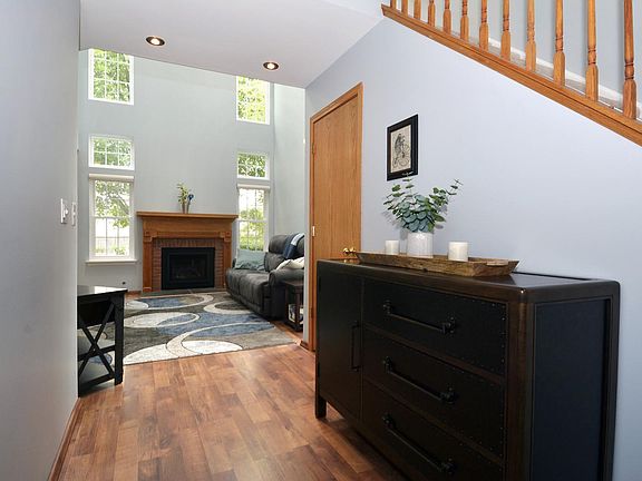 3rd image of 2933 Oak Ct