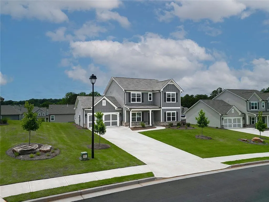 4 bed, 3.0 bath, 2325 sqft, $2,850 — Photo 2
