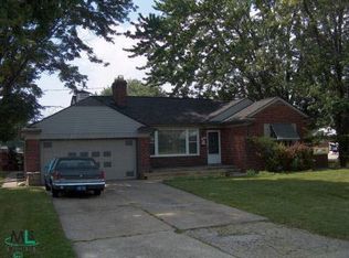 20206 Eleven Mile Rd, Saint Clair Shores, MI 48081