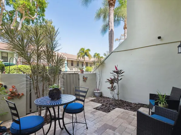 2859 NE 60 Street, Fort Lauderdale, FL 33308