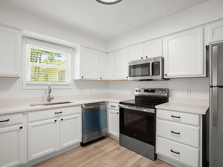 1606 Dale Cv #B — Photo 3