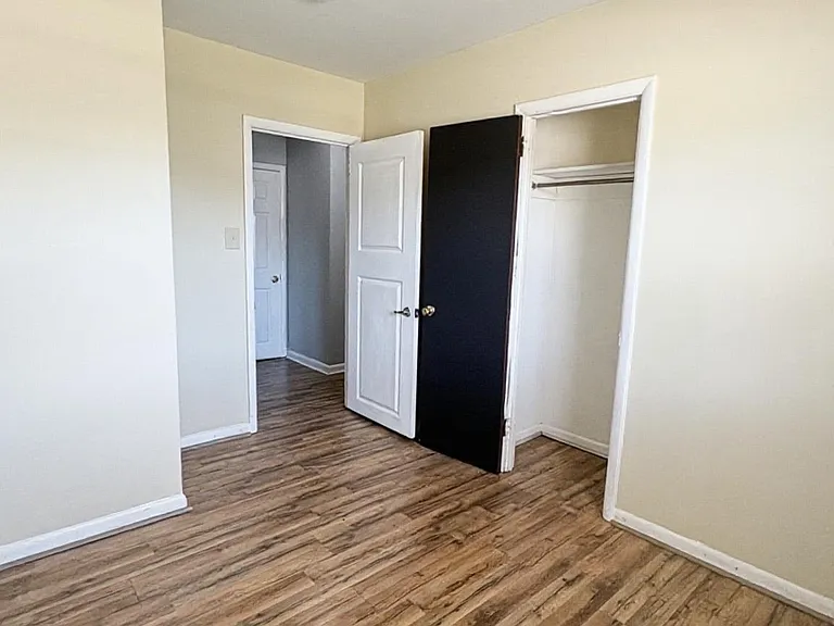 847 Lincoln St — Photo 5