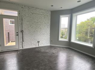 1242 W Argyle St #2F, Chicago, IL 60640