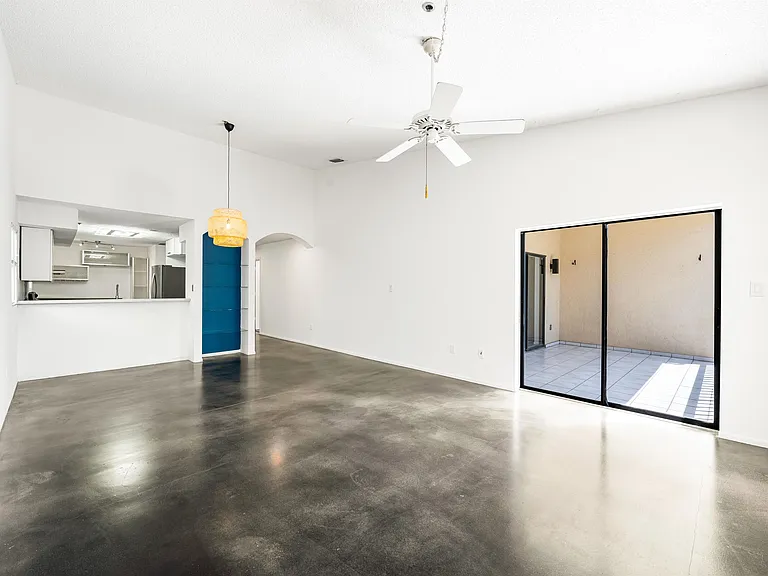 800 Hudson Ave #303 — Photo 9