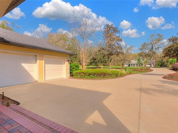 5th image of 1960 Hillcrest Oak Dr
