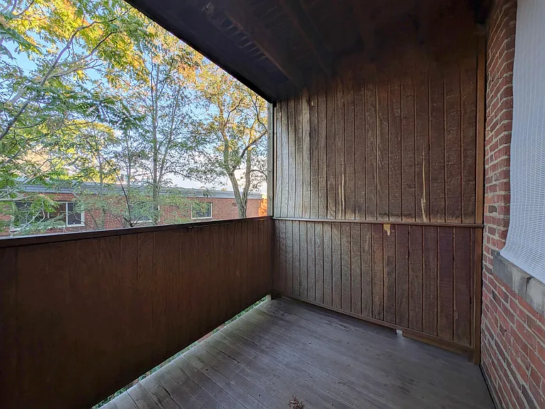 331 Harvard St #5 — Photo 2