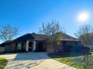 903 Timberton Dr, Pearl, MS