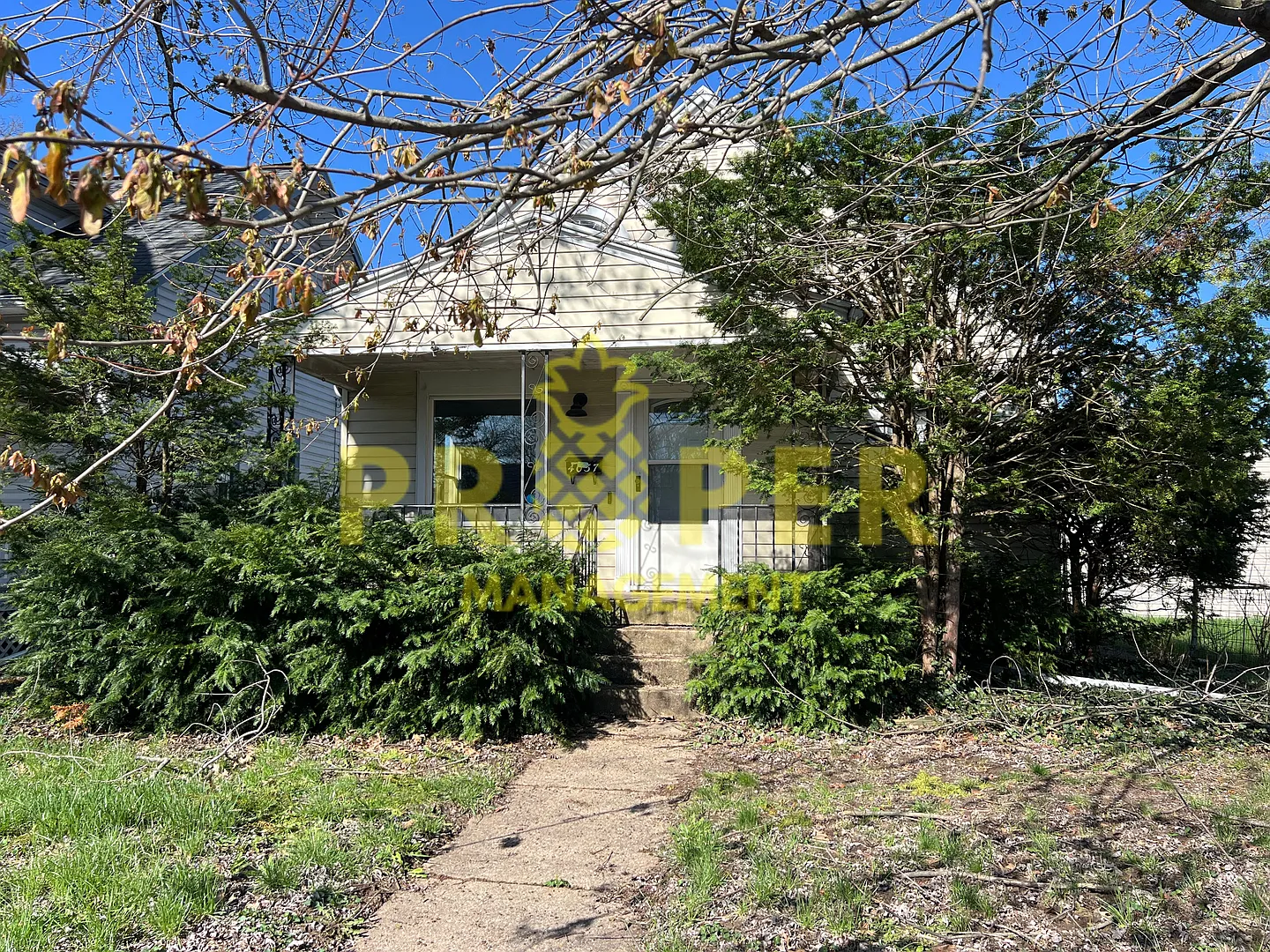 4037 Old Riverside Dr photo 1