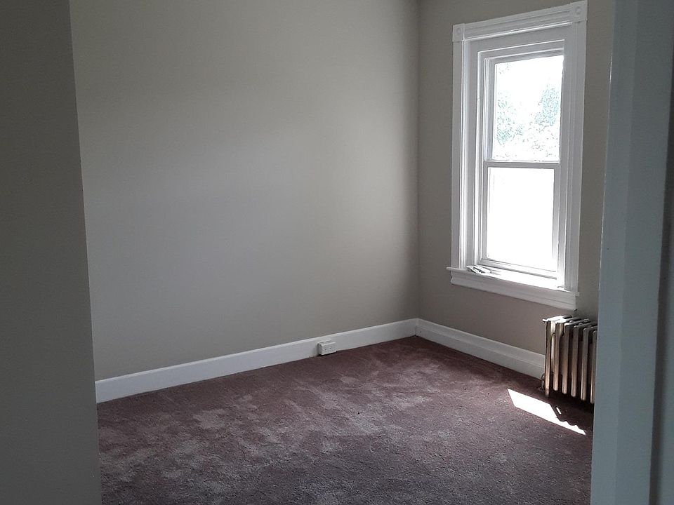 2nd floor bedroom