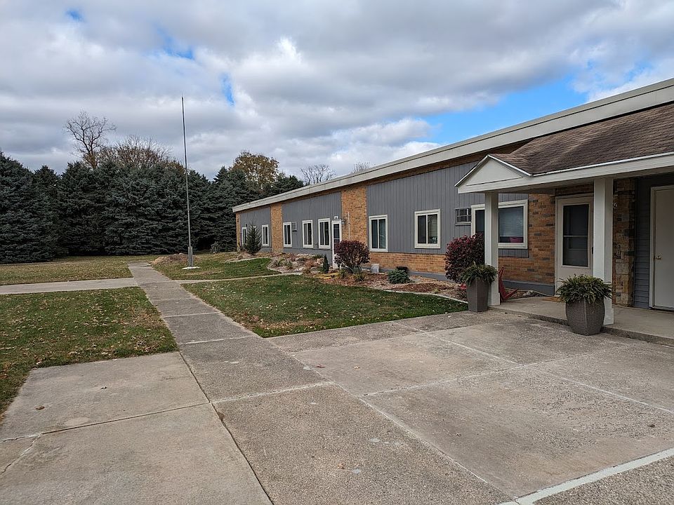1st image of 10068 Linden Dr NW
