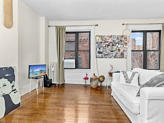 2nd image of 218 E 17th St #4R