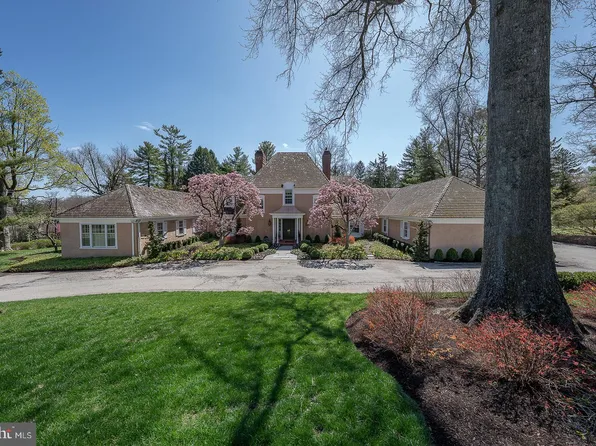 345 Fishers Rd, Bryn Mawr, PA 19010