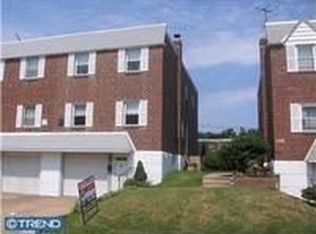 8806 Hargrave St, Philadelphia, PA 19152