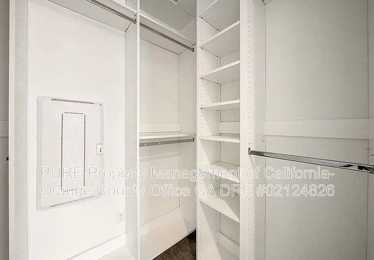 661 W 17th St — Photo 42