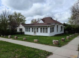 102 S 5th St, Hot Springs, SD 57747