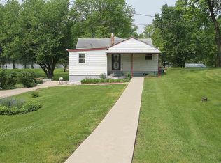 10198 Sunset Dr, Roscoe, IL 61073