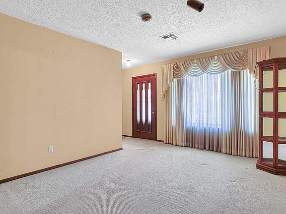 5th image of 5717 NW Cedarwood Dr