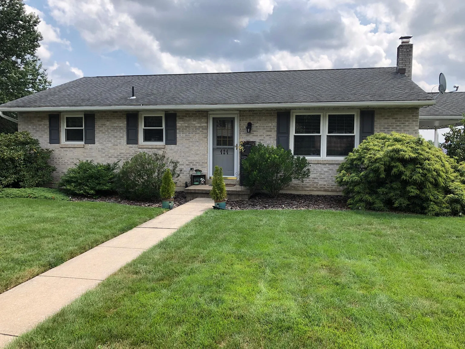 424 Miriam Ave photo 1