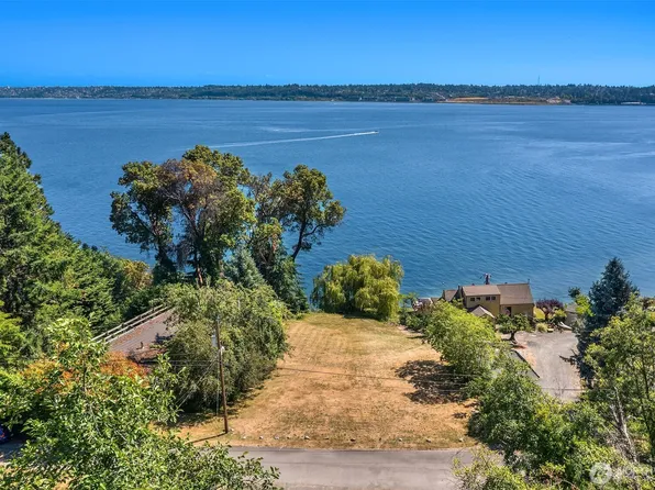 12422 SW Bachelor Road, Vashon, WA 98070