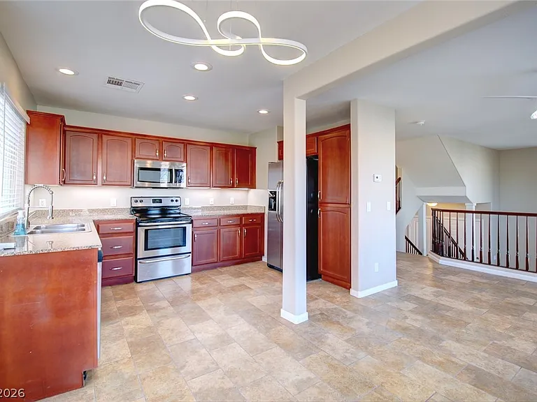 8400 Tiger Woods Ave — Photo 10