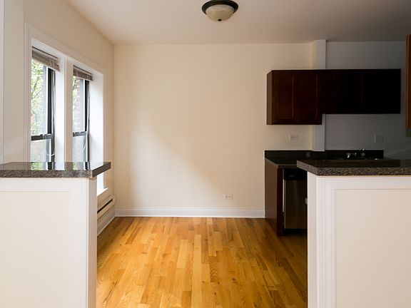 5th image of 38275 N Fremont St #2W