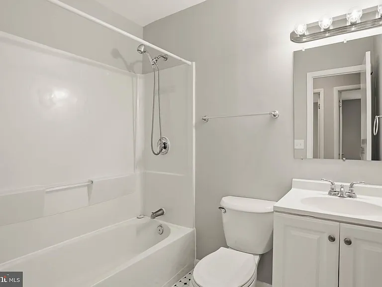 1382 Almond Dr — Photo 23