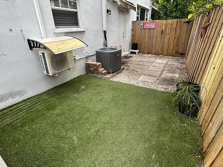 570 SW 45th Ave #2 — Photo 9