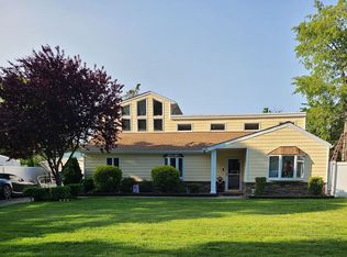 36 Charles Rd, East Patchogue, NY 11772