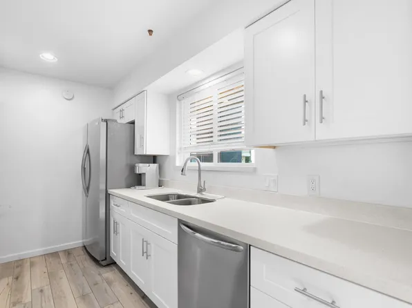 7494 E Earll Dr APT 217, Scottsdale, AZ 85251