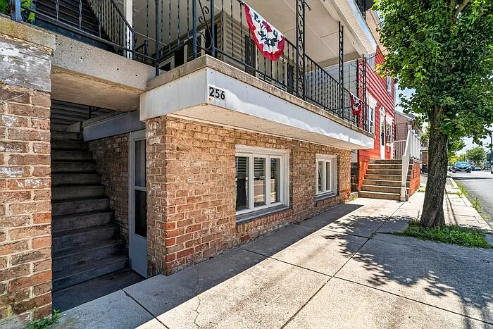 256 S Washington St #BASEMENT — Photo 21