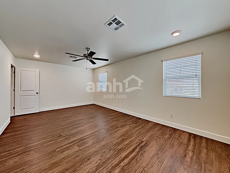 5329 Klinker Brick St — Photo 9