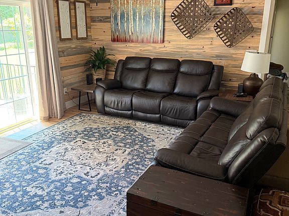 4th image of 2077 Sierra Dr