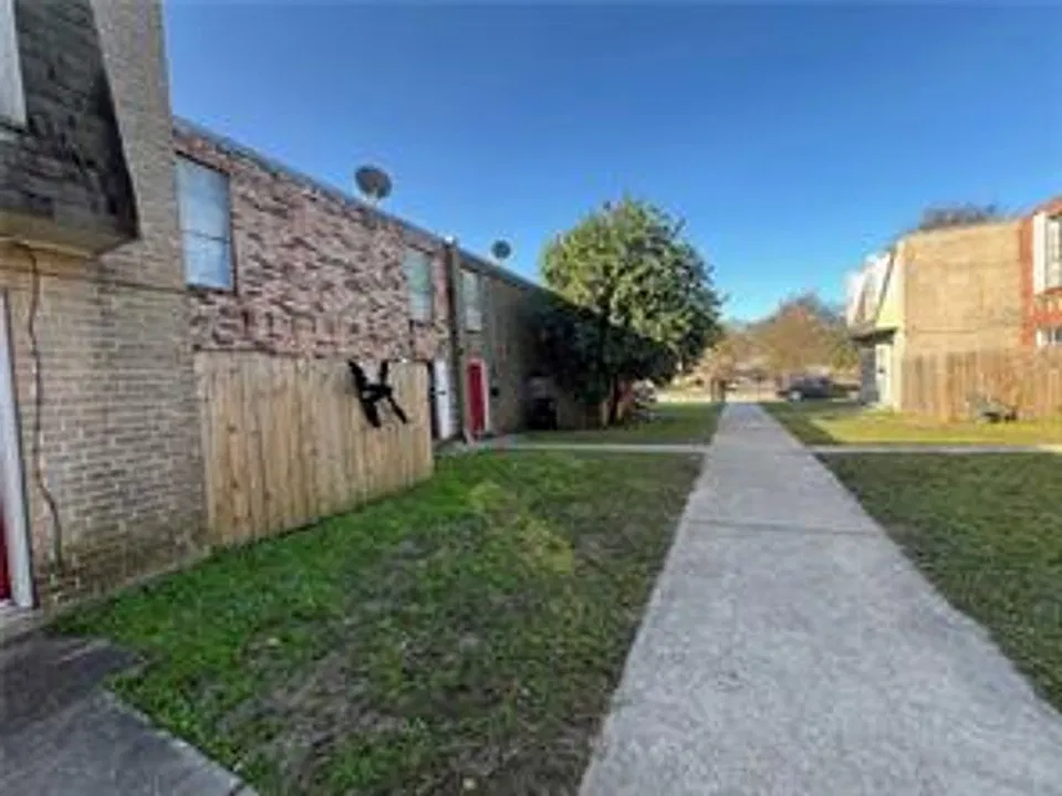 3310-3320 Kabel Dr
