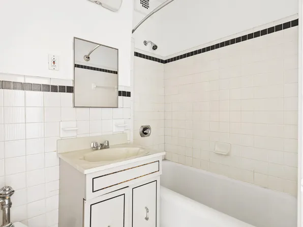 24 5th Avenue image 6 of 17