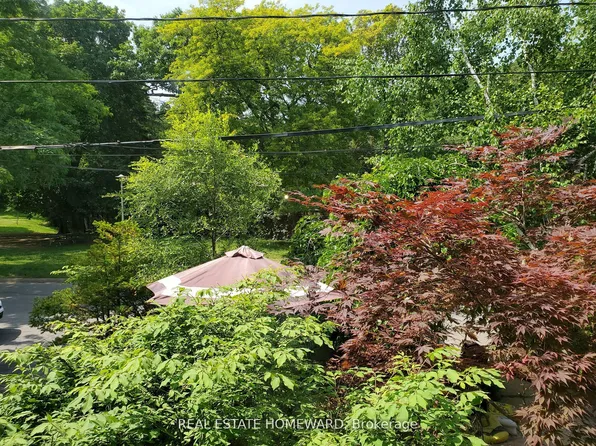 21 Love Cres, Toronto, ON M4E 1V6