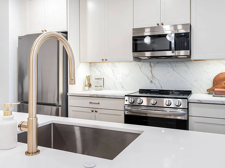 Mercantile Apartments — Photo 42