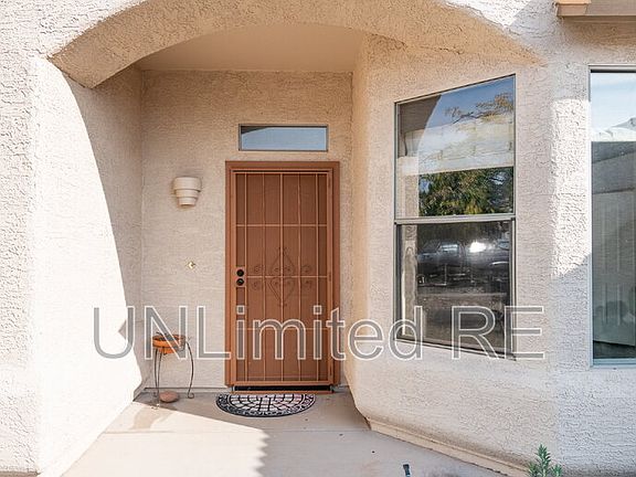 3rd image of 1041 S Vista Grande Dr