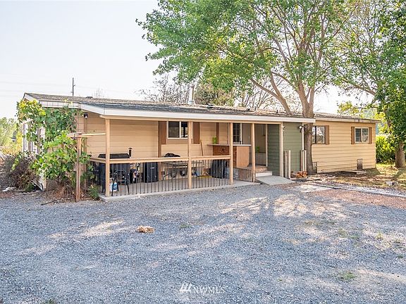 2nd image of 10068 Idano Lane NE