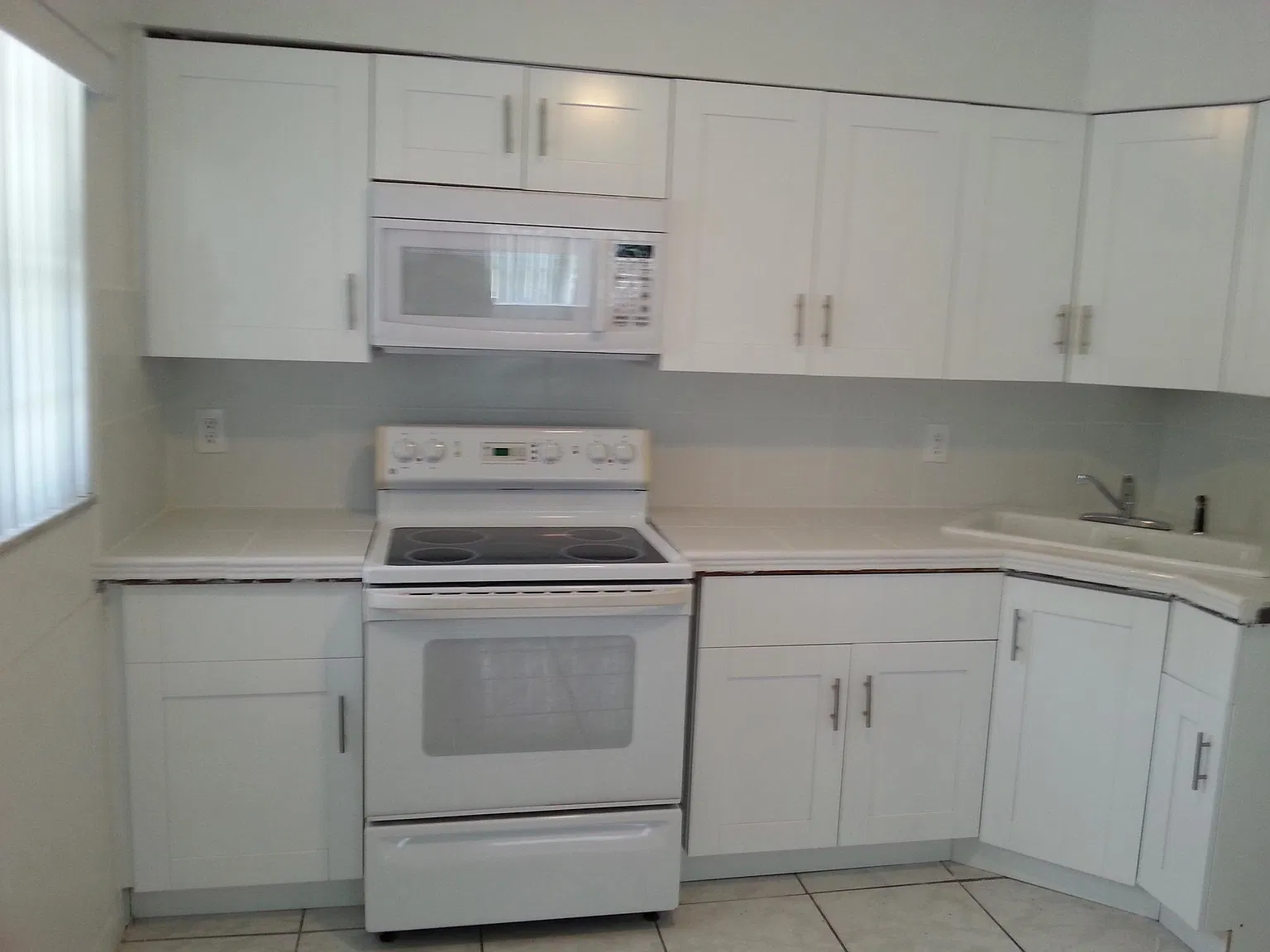2 bed, 825 sqft, $1,900 — Photo 3