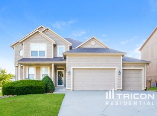 2340 SW Hawk View Rd, Lees Summit, MO 64082