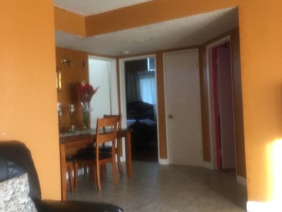 4th image of 131 S Belmont St APT C