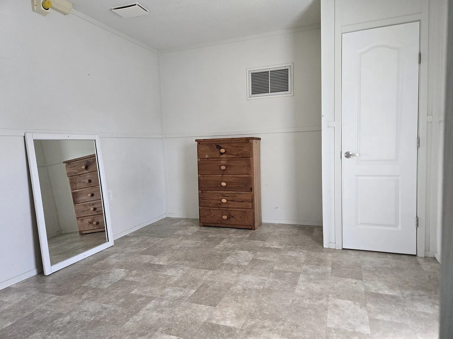 2 bed, $950 — Photo 4