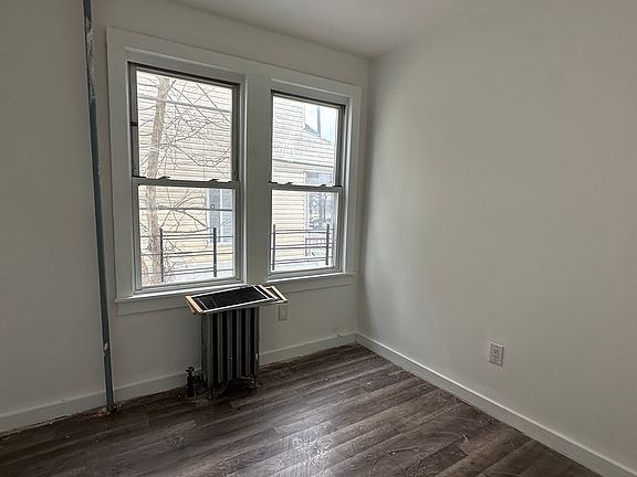 5th image of 428 Beach 38th St Floor 1