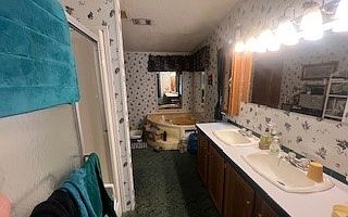 4th image of 2062 NE 100th Street Rd