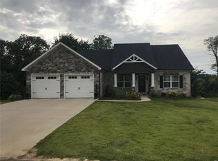 182 Country View Ln, Cape Girardeau, MO 63701