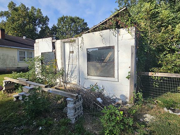 3rd image of 613 Oakland Ave